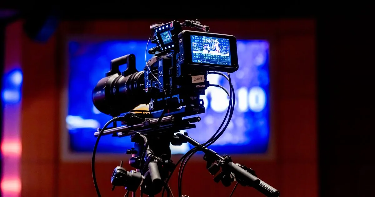Videós tartalommarketing kisvállalkozásoknak: mikor éri meg profi stúdió?
